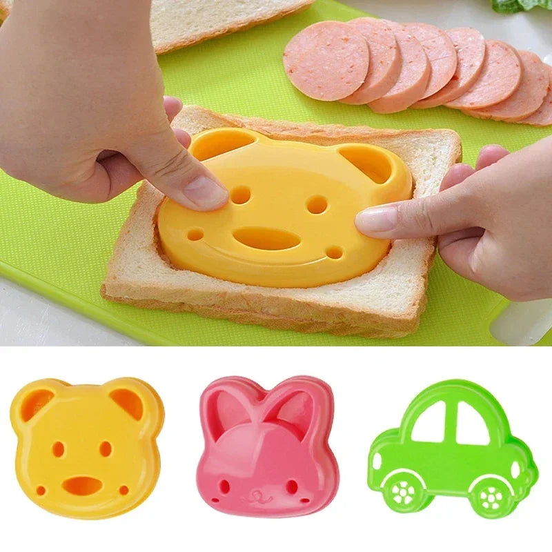 2pcs Sandwich Mould Bear Cat Rabbit Car Shaped Bread Mold Cake Biscuit Embossing Device Crust Cookie Cutter /