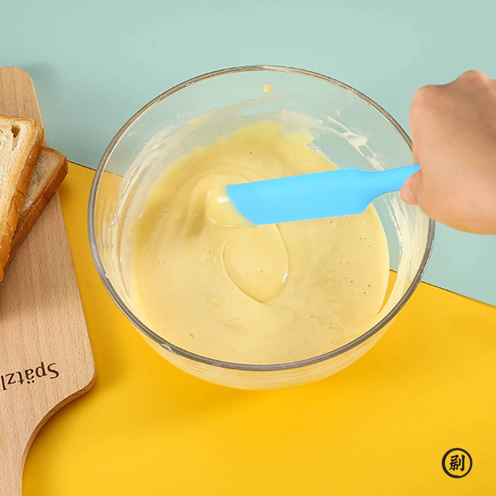 Nordic Silicone Cake Spatula — Food-Grade Heat-Resistant Scraper