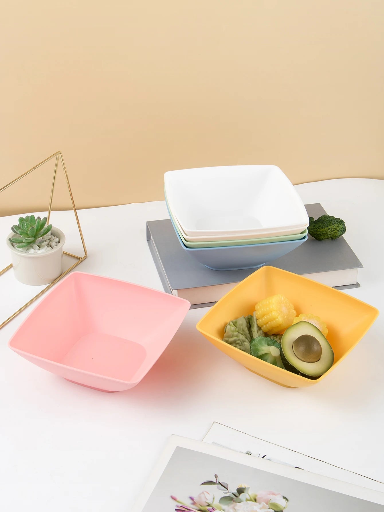 6-Piece Large Square Plastic Bowls – Eco-Friendly & Reusable