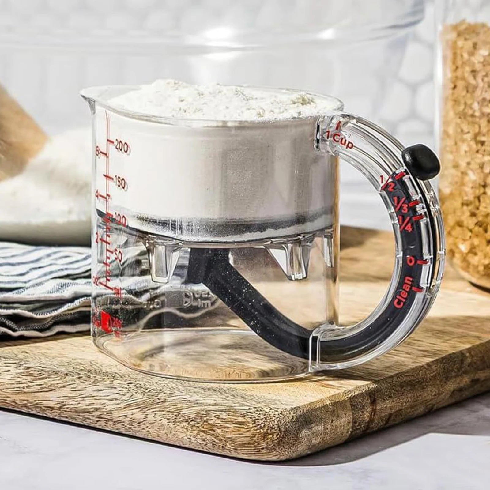 Adjustable Measuring Cup with Scraper-Style Seal Base Multi-Functional Measuring Cup
