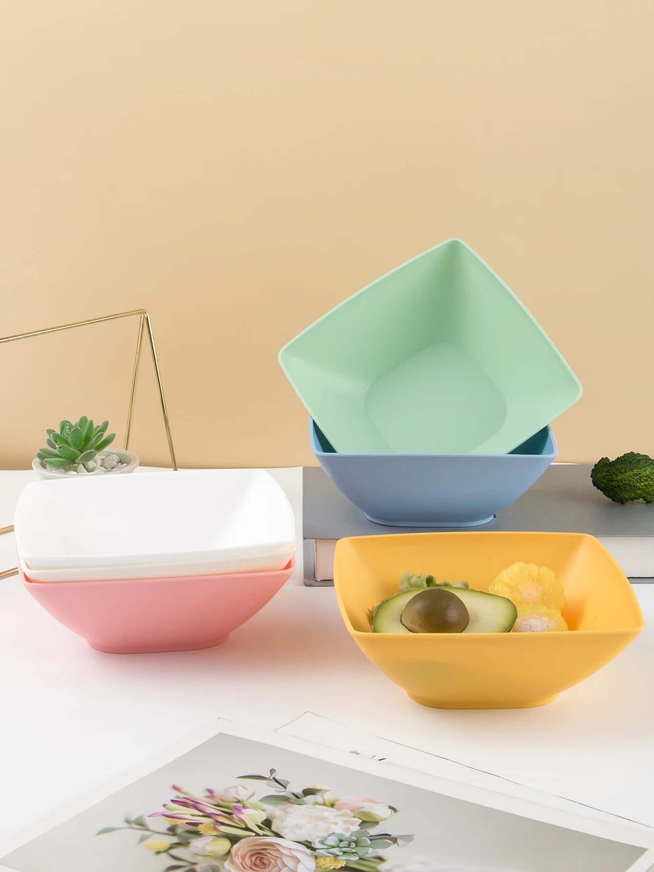 6-Piece Large Square Plastic Bowls – Eco-Friendly & Reusable