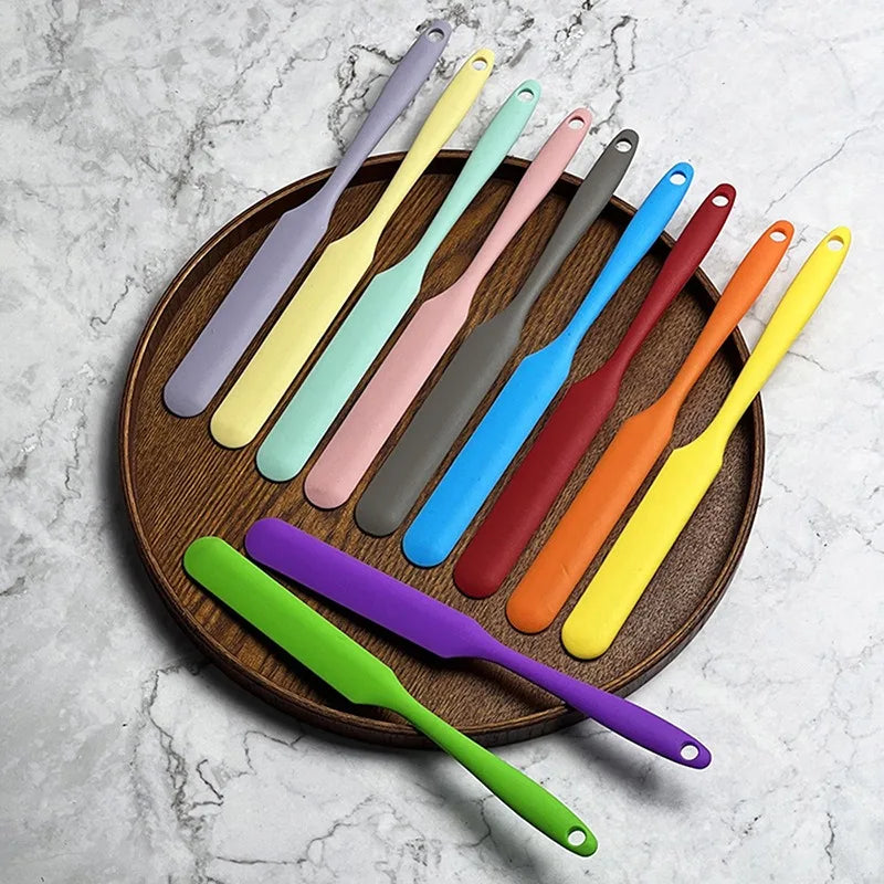 Silicone Cake Scraper & Spatula — Heat-Safe Baking Tool